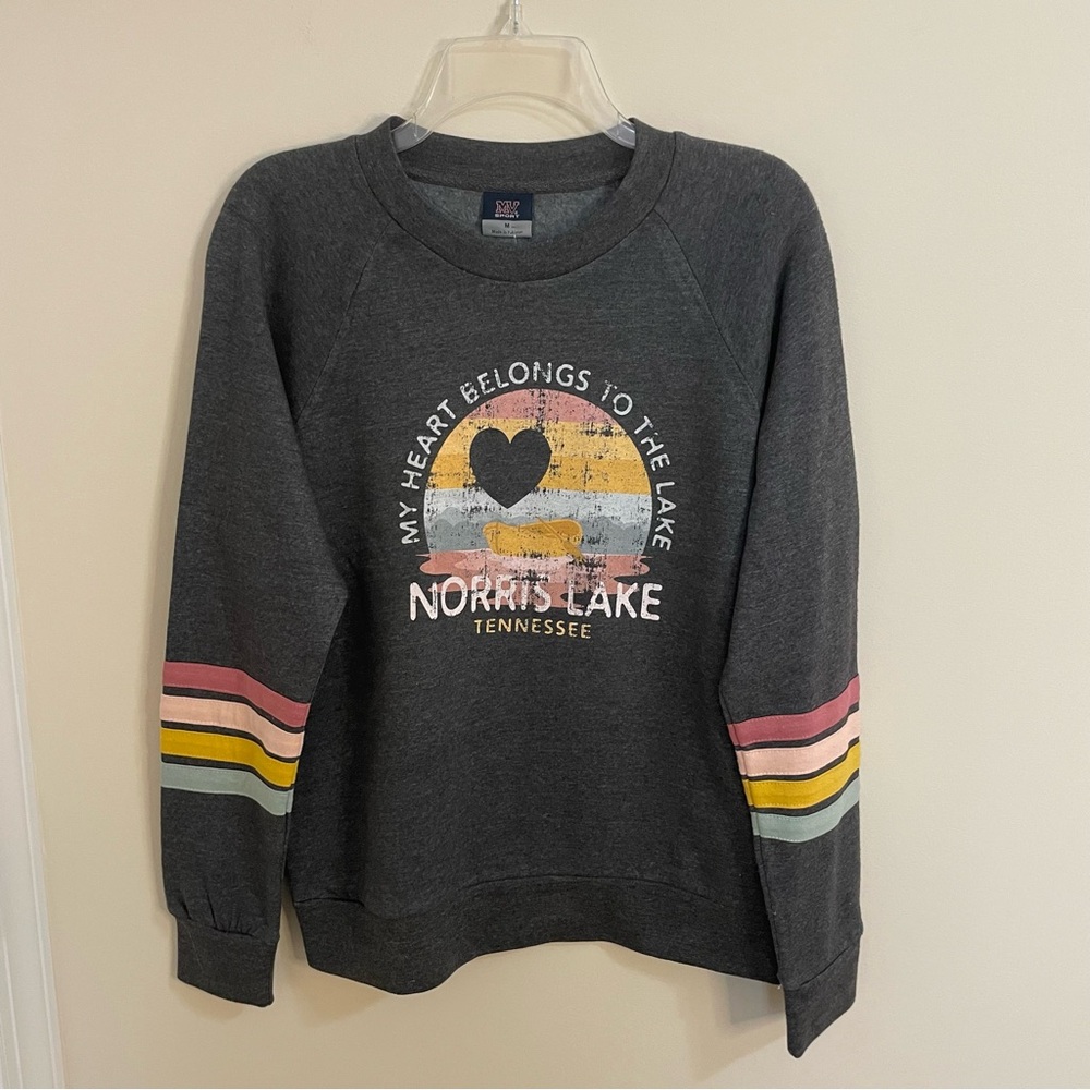 NWT MV Sport Norris Lake, TN Charcoal Sweatshirt w/ Sleeve Stripes Wm Sz M